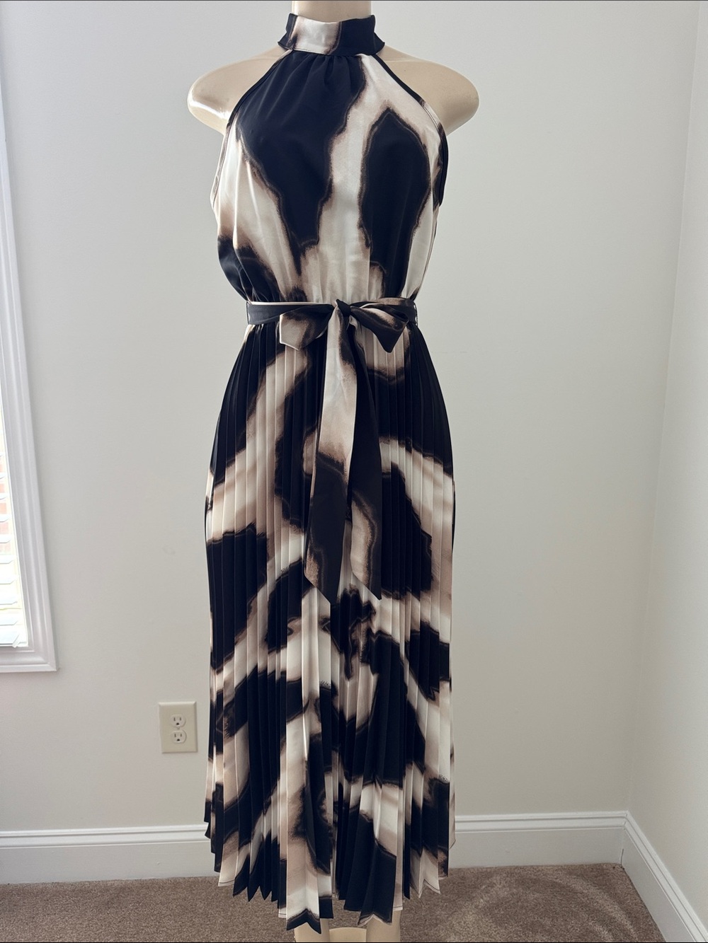 SHEIN | Halter Neck Black & Cream Pleated Maxi Dress